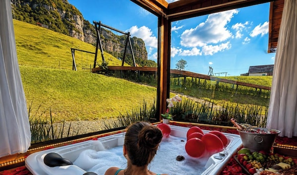 Bañera de hidromasaje privada