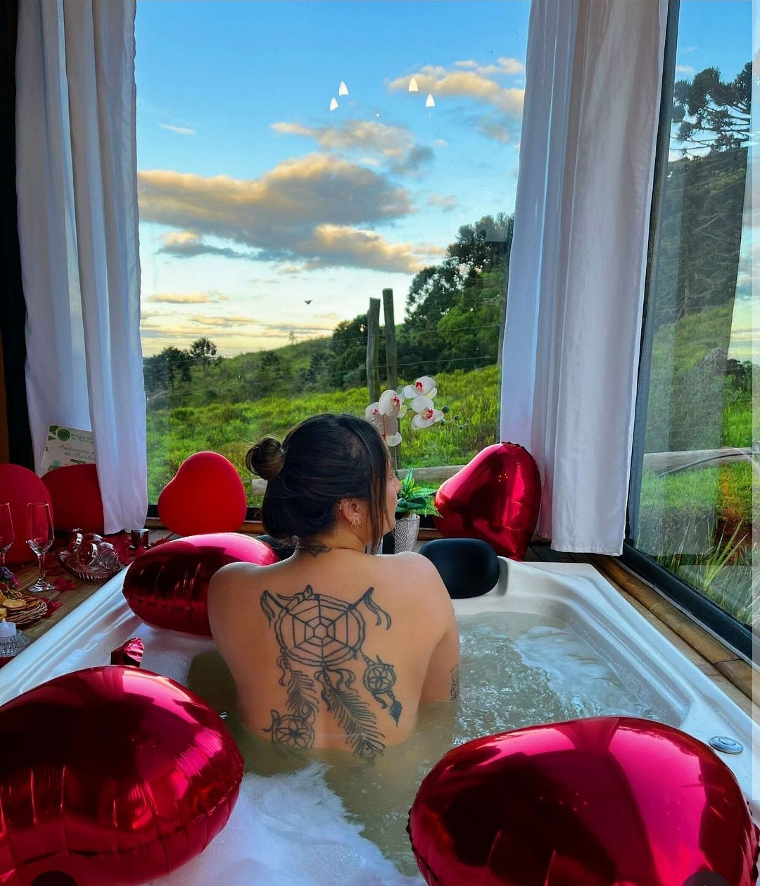 蜜月木屋, 按摩浴缸, 山景