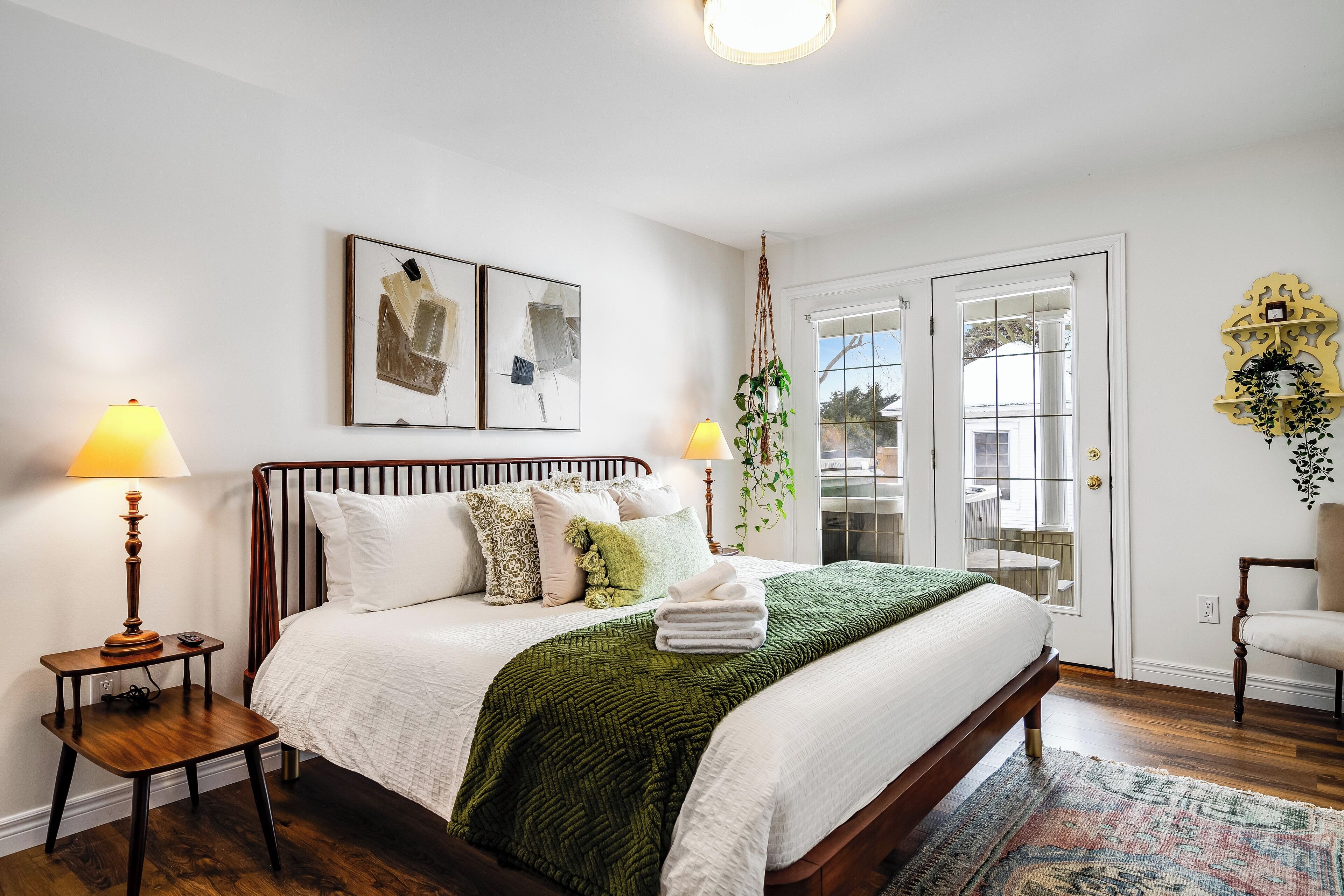 Egyptian cotton sheets, premium bedding, free WiFi, bed sheets
