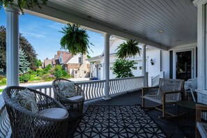 Terrace/patio - Dream Estate Inn (Leamington)
