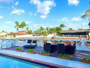 Outdoor dining - Waterfront Villa/Heated Pool/5 min to Beach/Kayak/Fishing (Fort Lauderdale)