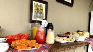 Breakfast area - Casa Guntzel (São Sebastião)