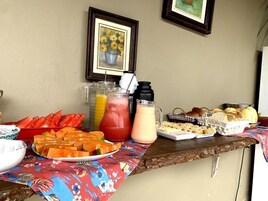 Free daily buffet breakfast