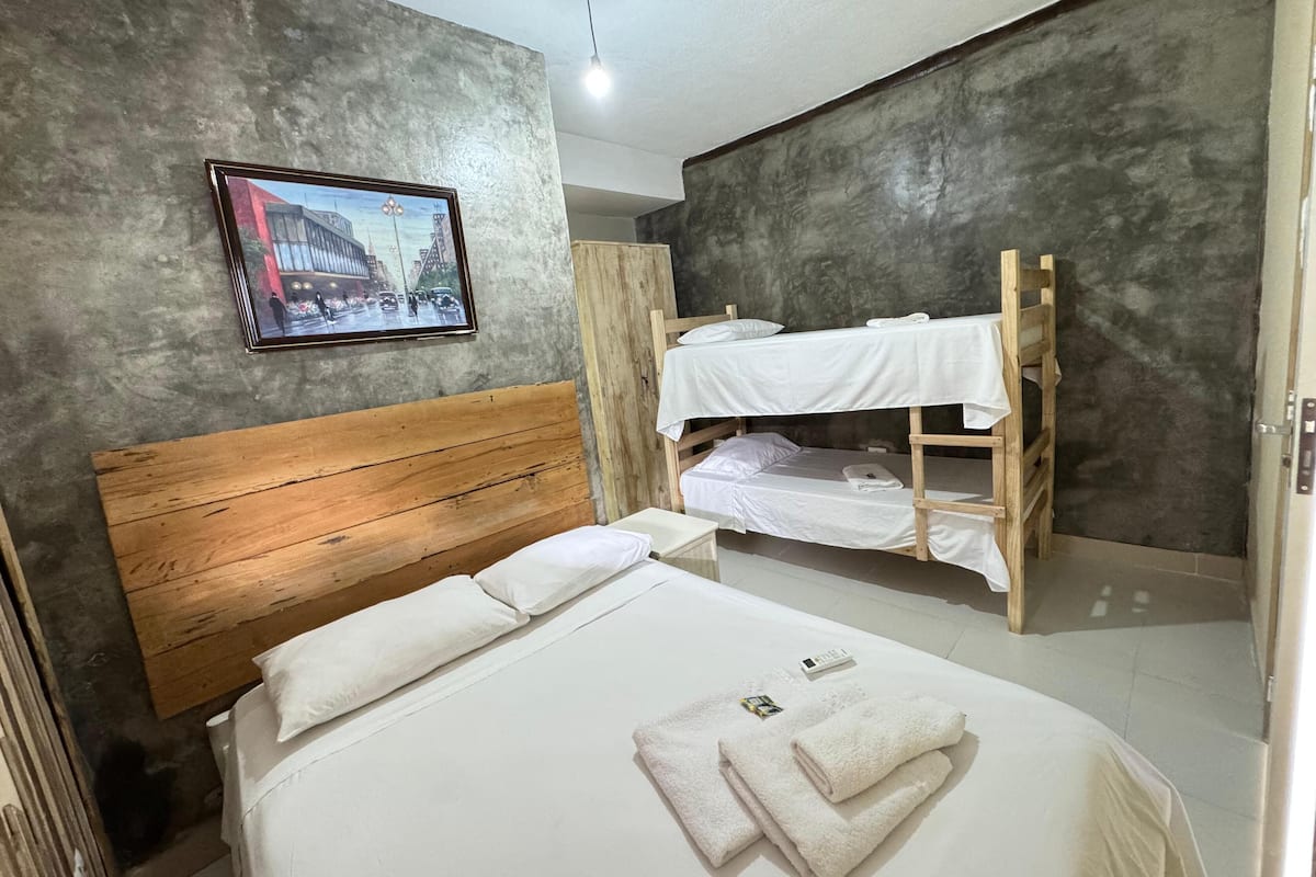 Standard Room | Free WiFi, bed sheets