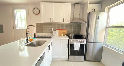 PET friendly - Sunny 1 Bedroom Apartment ,