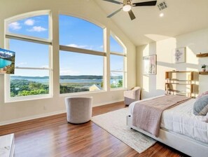 4 bedrooms, desk, iron/ironing board, travel cot