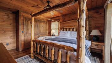 4 bedrooms, desk, free WiFi, bed sheets