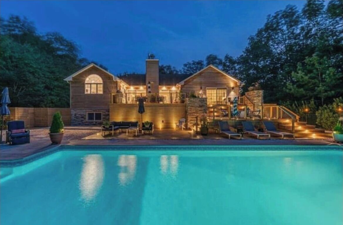 New to Market! 5 bedroom/4 bath newly renovated/furnished Hamptons beach house 