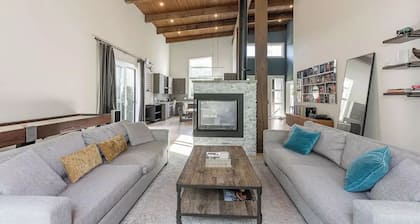 Large Modern Home in Squamish