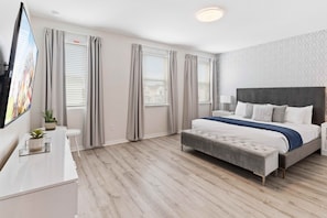 7 bedrooms, laptop workspace, iron/ironing board, bed sheets