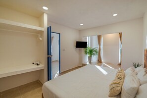 1 bedroom, in-room safe, iron/ironing board, free WiFi
