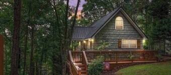  Storybook Cottage on Lay Lake with Kayaks 