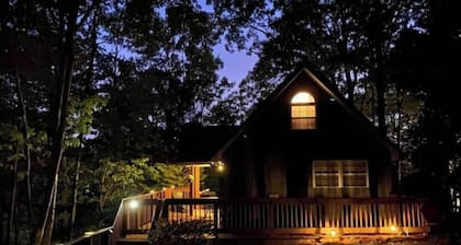 Storybook Cottage on Lay Lake