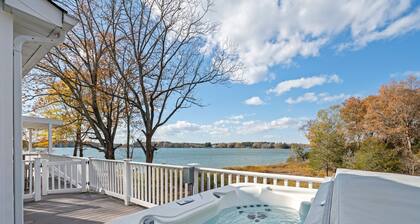 Water front Oasis with pickle-ball court and hot tub