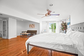 9 bedrooms, desk, free WiFi, bed sheets
