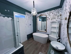 Luxury-Zimmer | Badezimmer | Badewanne und Dusche (separat), Komfortbadewanne, Hydromassagedusche