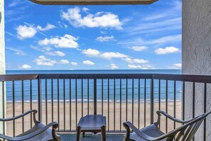 Property grounds - Oceanfront Gem: Stylish Condo with Ocean Views (Myrtle Beach)