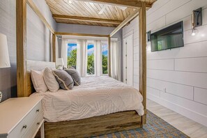 4 bedrooms, iron/ironing board, free WiFi, bed sheets - Sentimental Sunset: Pool & Spa, Near Bean Point & Pine! by Anna Maria Life Vacation Rentals (Anna Maria)