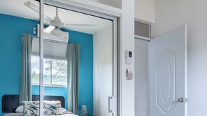 2 bedrooms, desk, iron/ironing board, WiFi - TROPICAL CHARM/ BBQ/ WI-FI/PARKING/JACUZZI. (Samana)