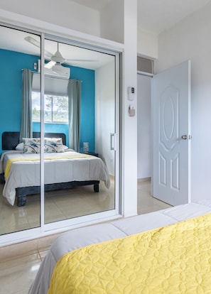 2 bedrooms, desk, iron/ironing board, WiFi