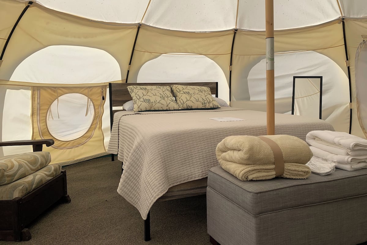 Eenvoudige tent | 1 slaapkamer, individueel gemeubileerd, gratis wifi, beddengoed