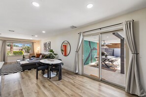 Fernseher, Stereoanlage