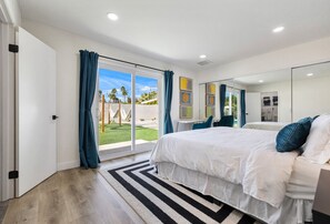 4 Schlafzimmer, Schreibtisch, Bügeleisen/Bügelbrett, Reisekinderbett