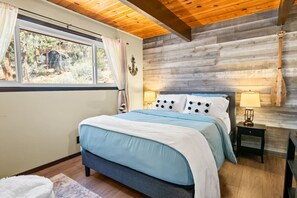 3 chambres, fer et planche à repasser, Wi-Fi, draps fournis