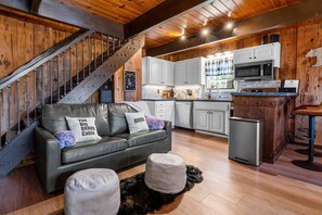 TV, fireplace, stereo