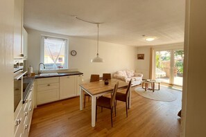 Réfrigérateur, four, plaque de cuisson, lave-vaisselle