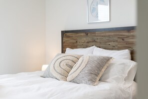 3 soverom, skrivebord, strykejern/-brett og wi-fi (inkludert)