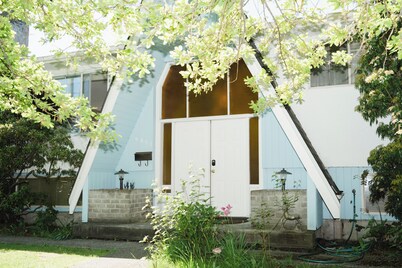 Lavender Typical house for big family with 8 rooms