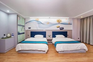 A hotel room with two beds, a desk with a lamp, and a mural on the wall. - Xian Biao Business Hotel (Wuping)
