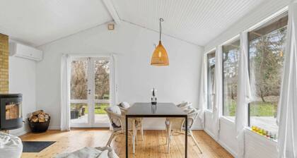 Charming cottage in Raageleje