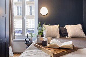 2 habitaciones, tabla de planchar con plancha, wifi y ropa de cama