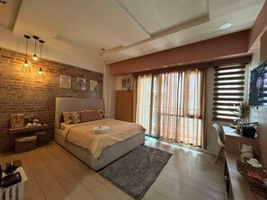 1 bedroom, desk, free WiFi, bed sheets
