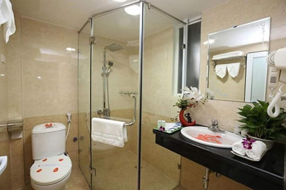 Regadera, regadera tipo lluvia, amenidades de baño gratuitas