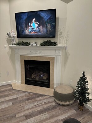 Interior - 2 Blocks to World Famous Wild Wood Boardwalk , View Fireworks from the top deck (Wildwood)