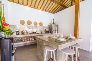 Deluxe Villa, 5 Bedrooms, Private Pool, Pool View | Private kitchen