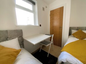 2 bedrooms, WiFi, bed sheets