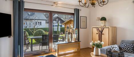 Televisión, chimenea