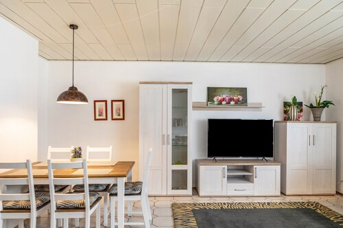 Ferienhaus 'Am Twistesee 1 Souterraint' mit Terrasse, Garten & WLAN