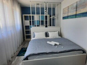 1 bedroom, free WiFi, bed sheets