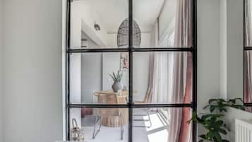 1 bedroom, iron/ironing board, internet, bed sheets