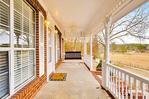 Terrace/patio - Red Clay Farmhouse Countryside Retreat (Cleveland)