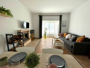 Fernseher, Kamin