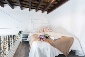 2 bedrooms, bed sheets