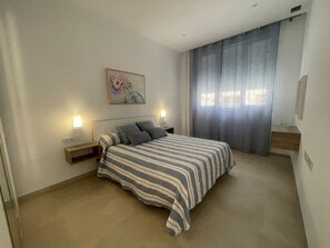 2 bedrooms, iron/ironing board, WiFi, bed sheets - Apartment Dani Home (Cádiz)