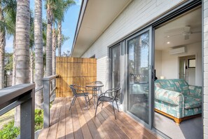 Superior-Dreibettzimmer | Terrasse/Patio