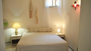 1 bedroom, iron/ironing board, bed sheets